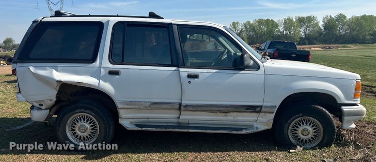 image for item NB9377 1994 Ford Explorer SUV