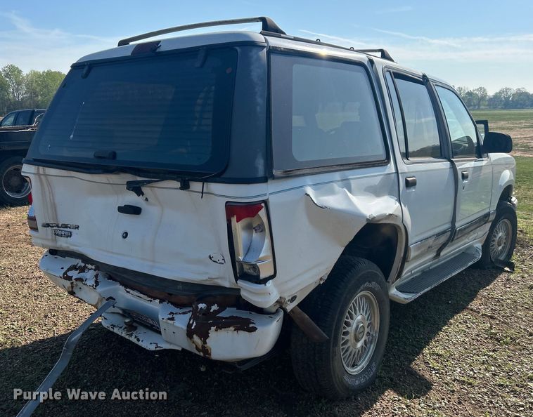 image for item NB9377 1994 Ford Explorer SUV
