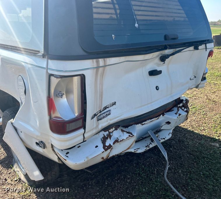 image for item NB9377 1994 Ford Explorer SUV