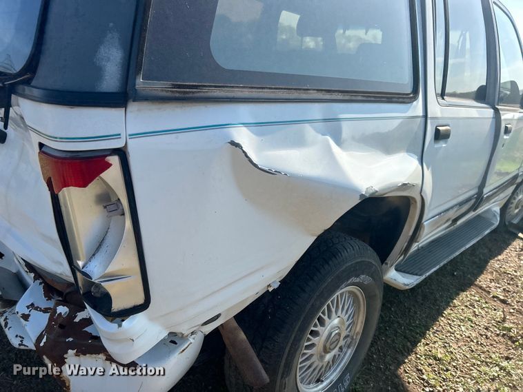 image for item NB9377 1994 Ford Explorer SUV