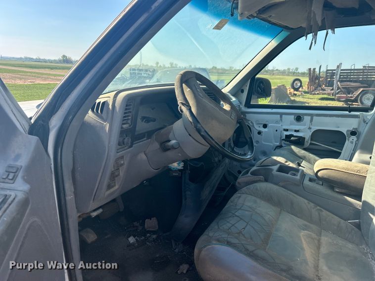 image for item NB9377 1994 Ford Explorer SUV