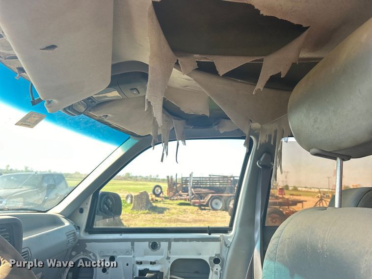 image for item NB9377 1994 Ford Explorer SUV