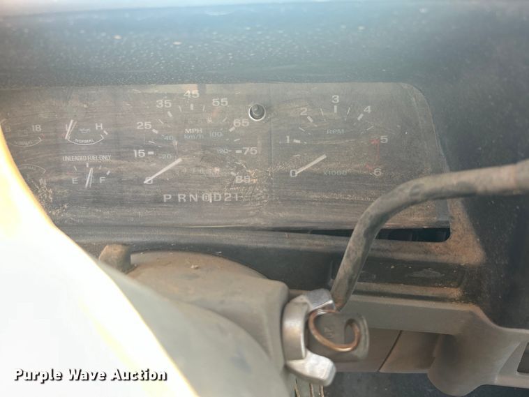 image for item NB9377 1994 Ford Explorer SUV