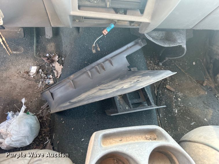 image for item NB9377 1994 Ford Explorer SUV