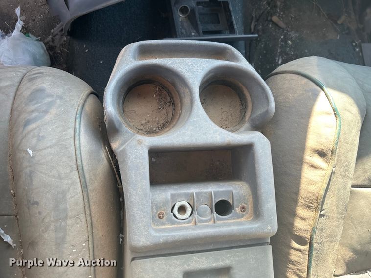 image for item NB9377 1994 Ford Explorer SUV