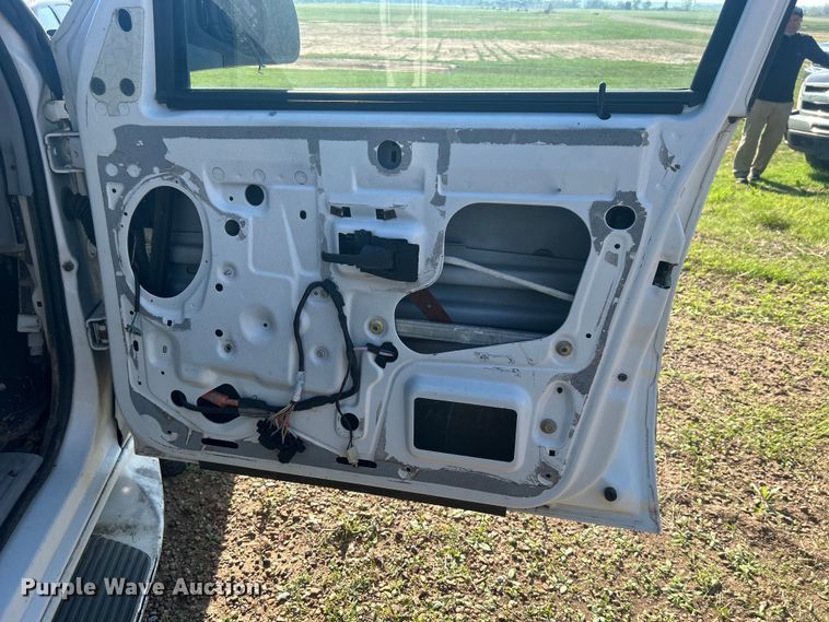 image for item NB9377 1994 Ford Explorer SUV