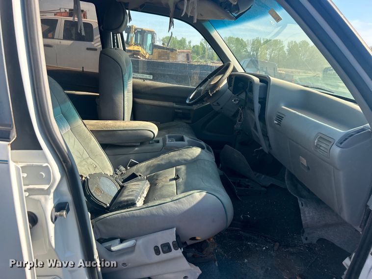 image for item NB9377 1994 Ford Explorer SUV