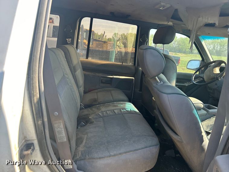 image for item NB9377 1994 Ford Explorer SUV