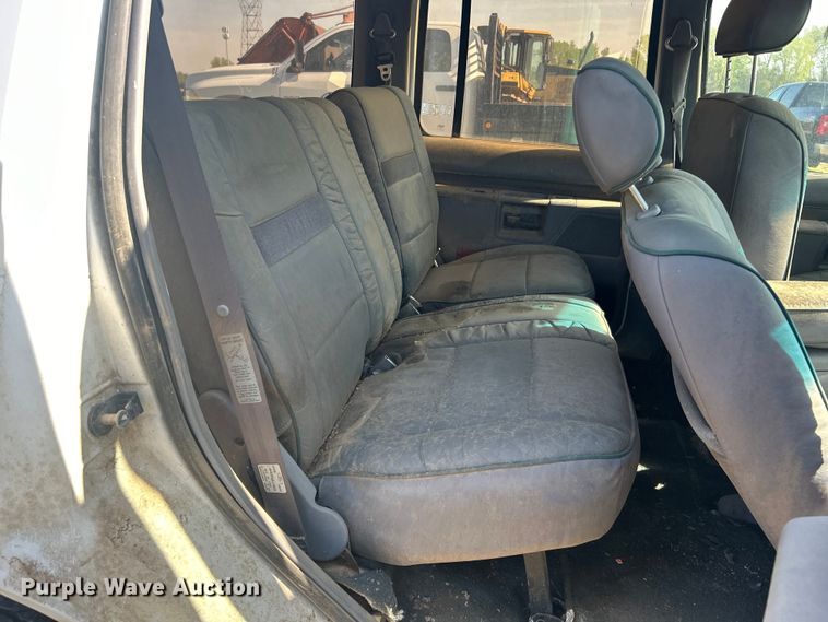 image for item NB9377 1994 Ford Explorer SUV