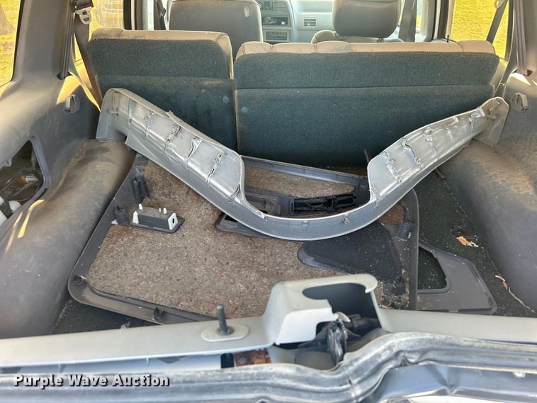 image for item NB9377 1994 Ford Explorer SUV