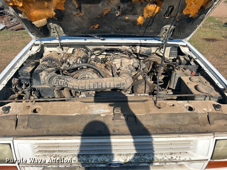 image for item NB9377 1994 Ford Explorer SUV