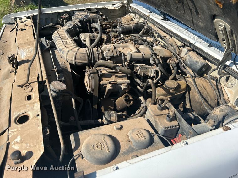 image for item NB9377 1994 Ford Explorer SUV