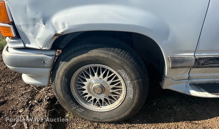 image for item NB9377 1994 Ford Explorer SUV