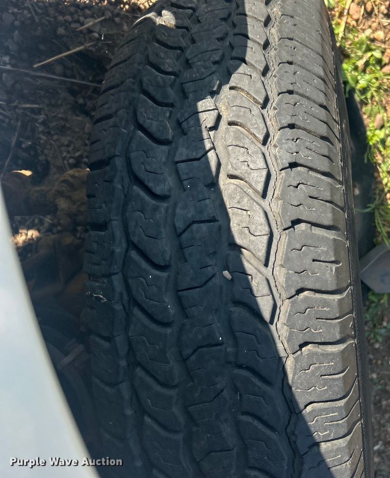 image for item NB9377 1994 Ford Explorer SUV