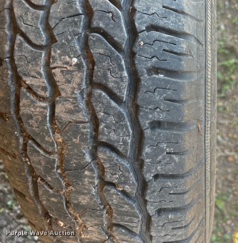 image for item NB9377 1994 Ford Explorer SUV