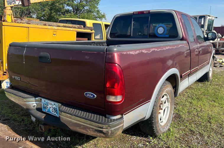 image for item NB9379 1997 Ford F150 SuperCab pickup truck