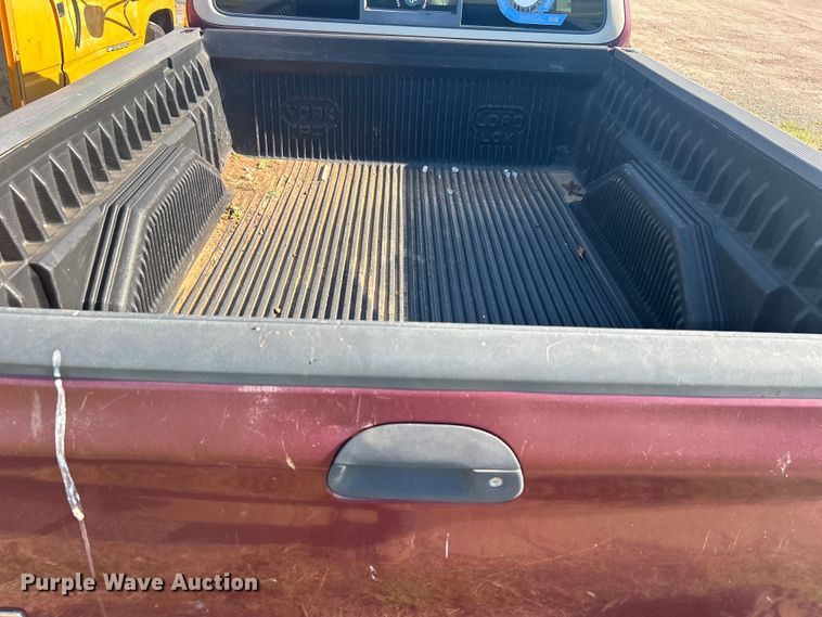 image for item NB9379 1997 Ford F150 SuperCab pickup truck