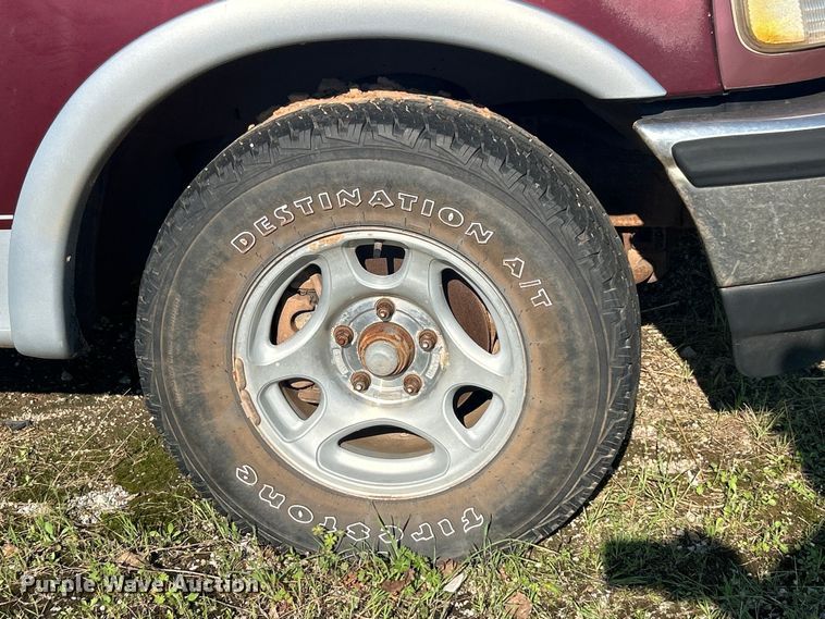 image for item NB9379 1997 Ford F150 SuperCab pickup truck