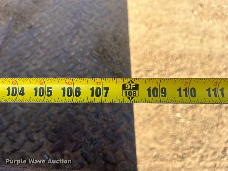 image for item NB9380 2002 Ford F450 Super Duty Crew Cab flatbed truck