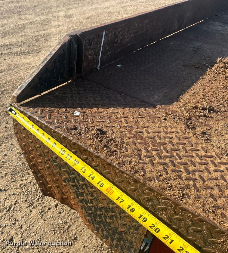 image for item NB9380 2002 Ford F450 Super Duty Crew Cab flatbed truck