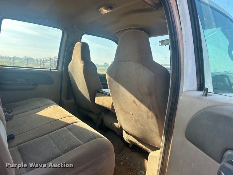 image for item NB9380 2002 Ford F450 Super Duty Crew Cab flatbed truck