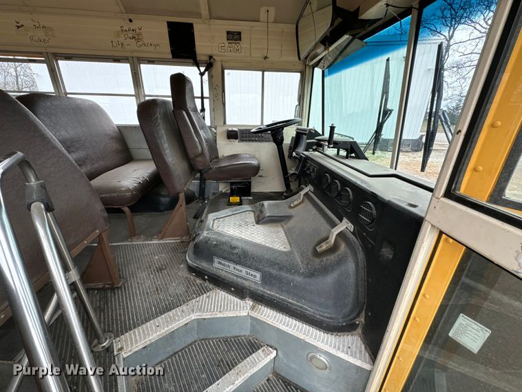 image for item ND9129 1998 Blue Bird TC2000 school bus