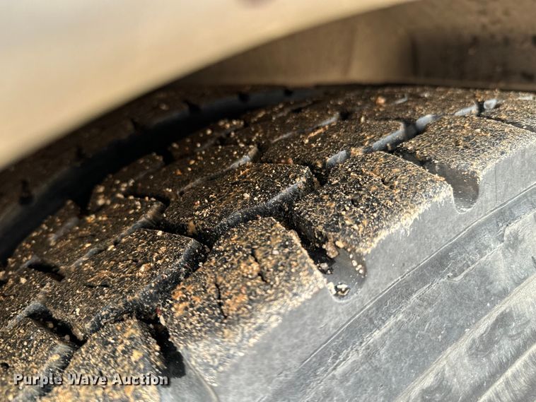 image for item ND9129 1998 Blue Bird TC2000 school bus