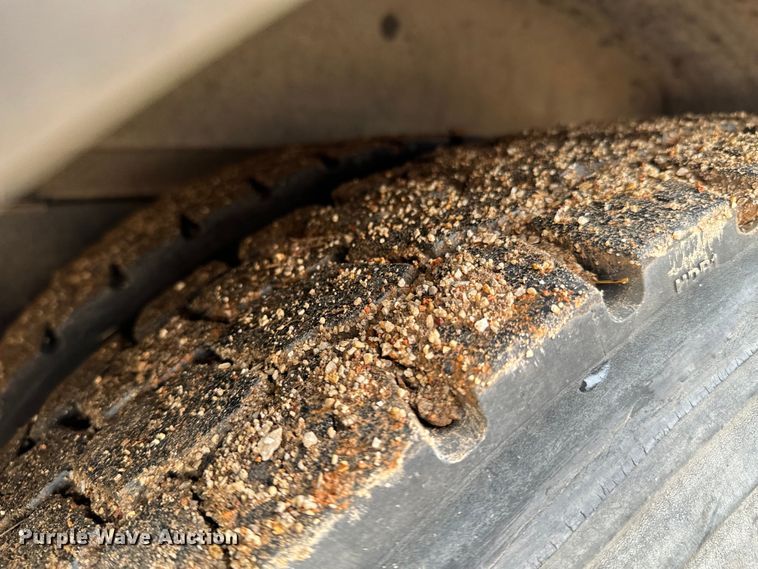 image for item ND9129 1998 Blue Bird TC2000 school bus