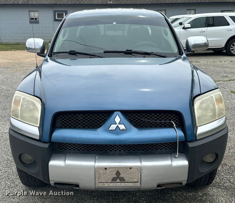 image for item ND9158 2006 Mitsubishi Raider Double Cab pickup truck