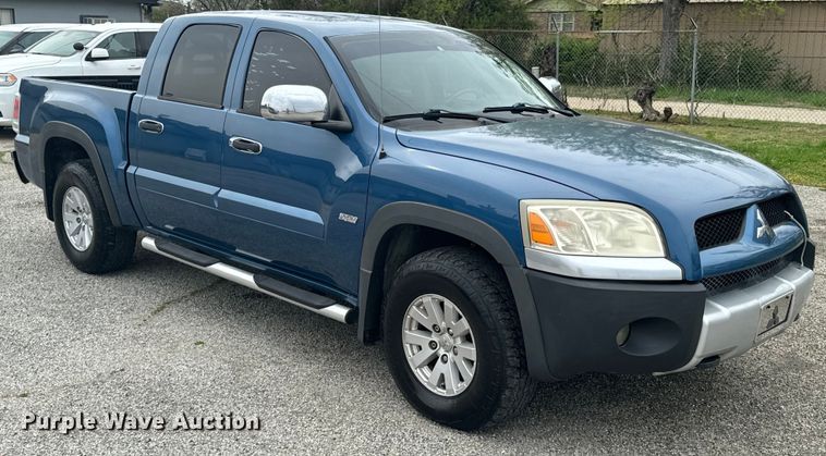 image for item ND9158 2006 Mitsubishi Raider Double Cab pickup truck