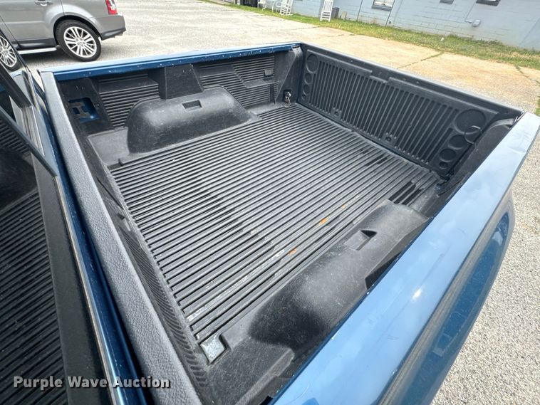 image for item ND9158 2006 Mitsubishi Raider Double Cab pickup truck