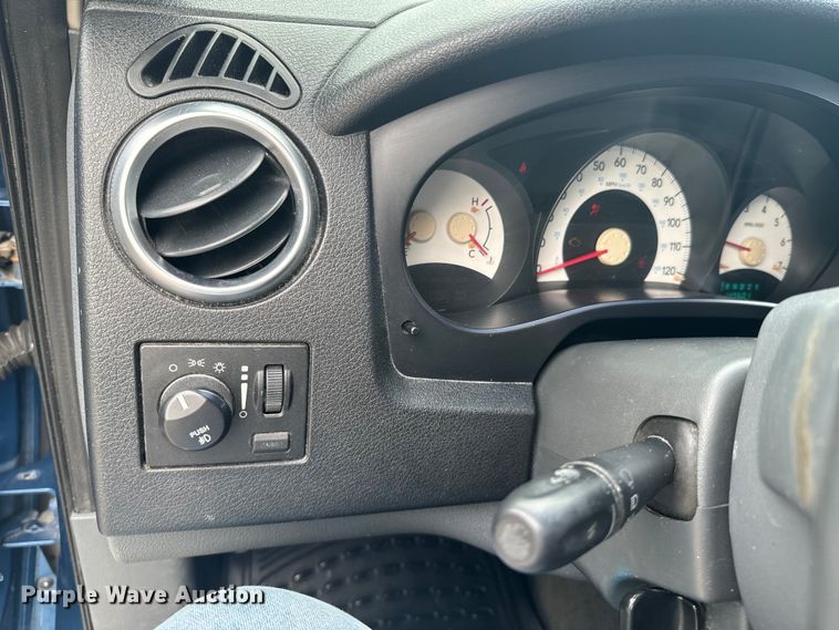 image for item ND9158 2006 Mitsubishi Raider Double Cab pickup truck