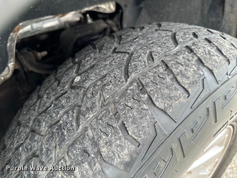 image for item ND9158 2006 Mitsubishi Raider Double Cab pickup truck