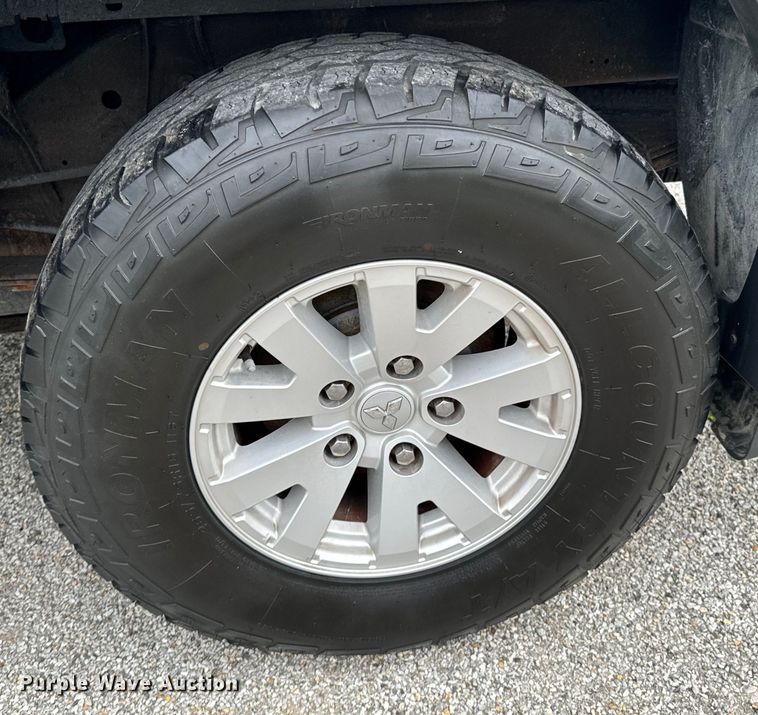 image for item ND9158 2006 Mitsubishi Raider Double Cab pickup truck