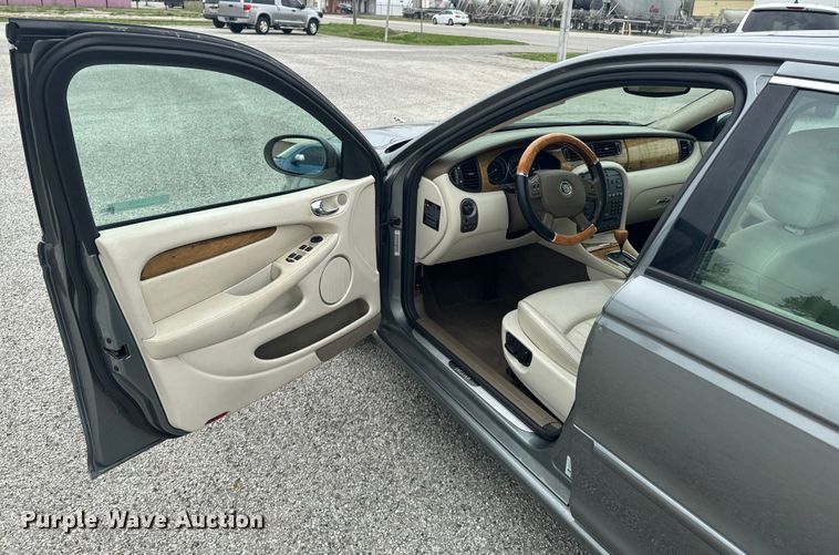 image for item ND9160 2004 Jaguar X-Type 