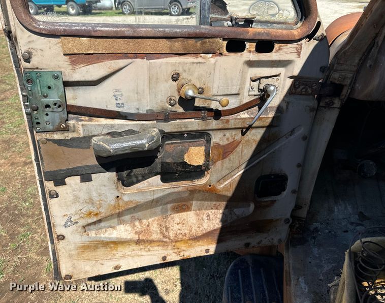 image for item ND9169 Studebaker M15A-20 pickup truck