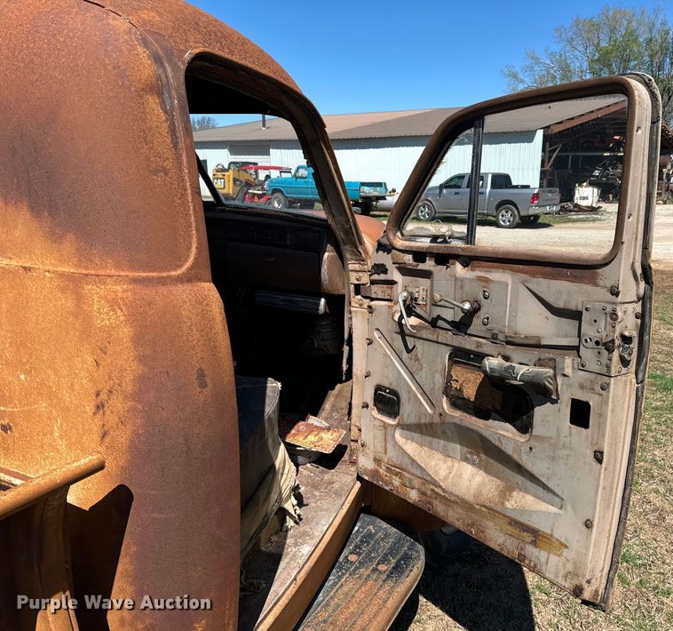 image for item ND9169 Studebaker M15A-20 pickup truck