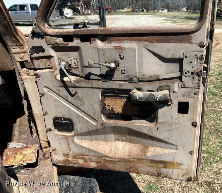 image for item ND9169 Studebaker M15A-20 pickup truck