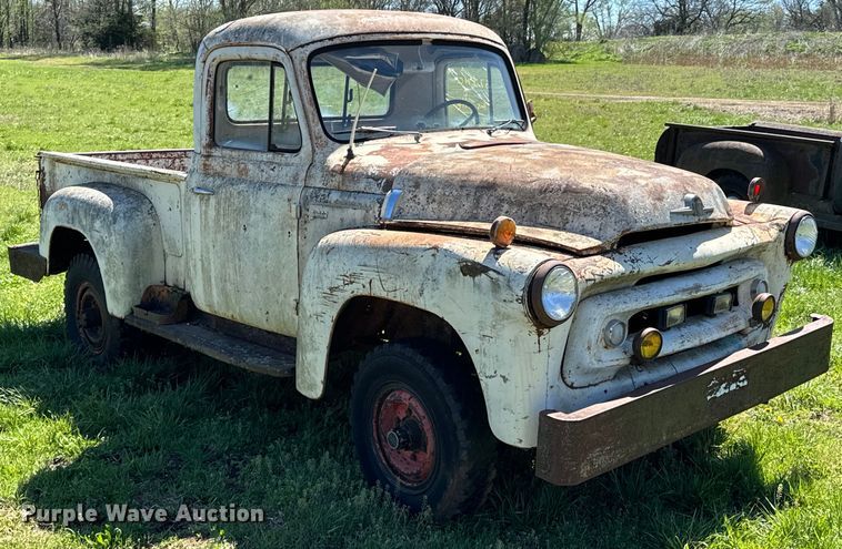 image for item ND9172 1957 International S-120 pickup truck