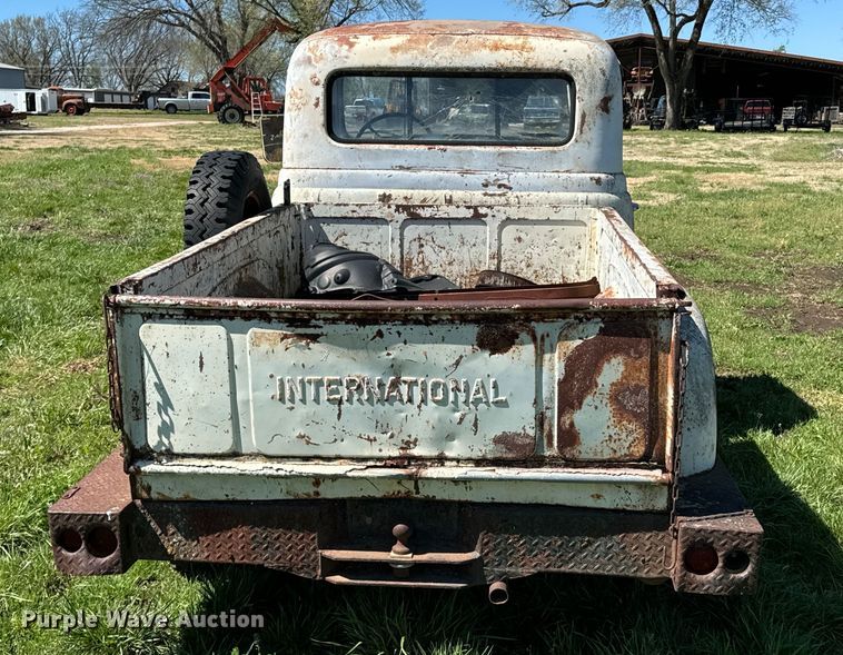 image for item ND9172 1957 International S-120 pickup truck