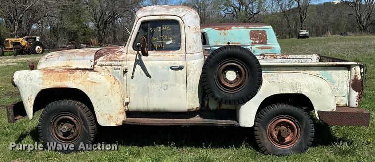 image for item ND9172 1957 International S-120 pickup truck