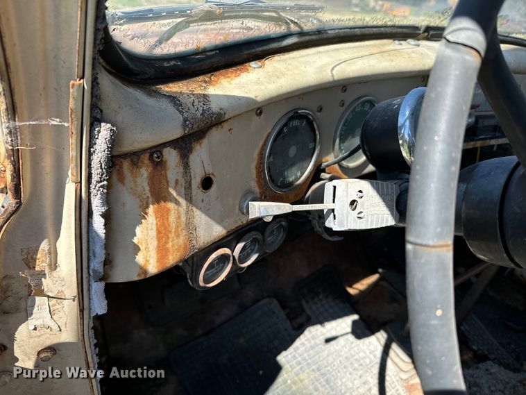 image for item ND9172 1957 International S-120 pickup truck