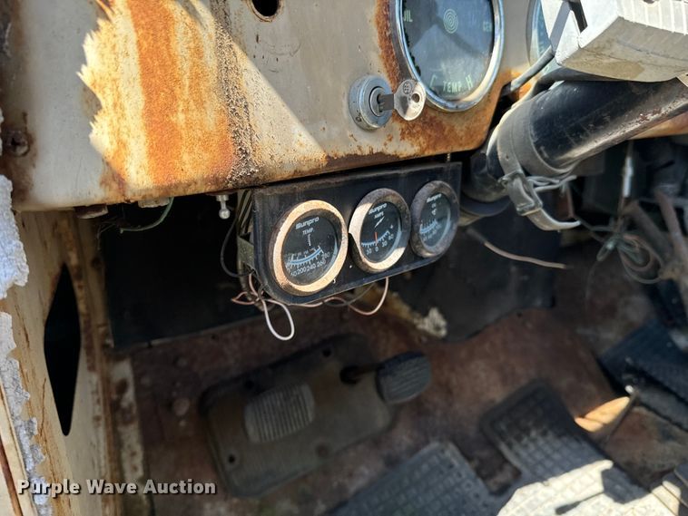 image for item ND9172 1957 International S-120 pickup truck