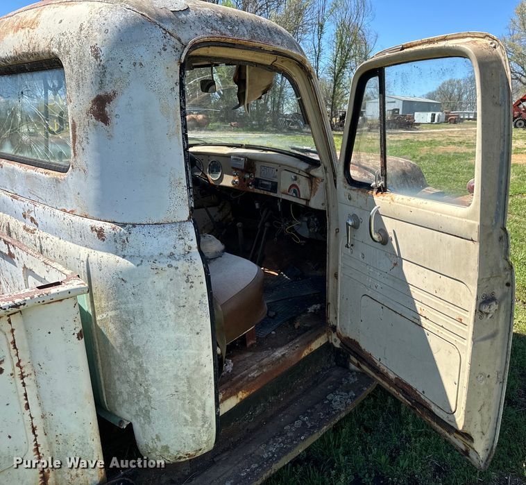 image for item ND9172 1957 International S-120 pickup truck