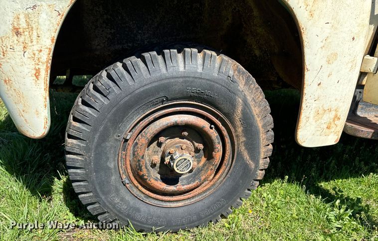 image for item ND9172 1957 International S-120 pickup truck