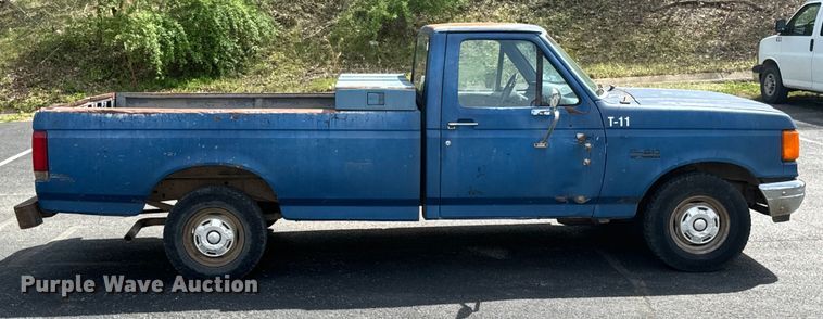 image for item ND9185 1988 Ford F150 pickup truck