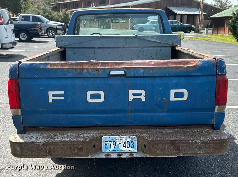 image for item ND9185 1988 Ford F150 pickup truck