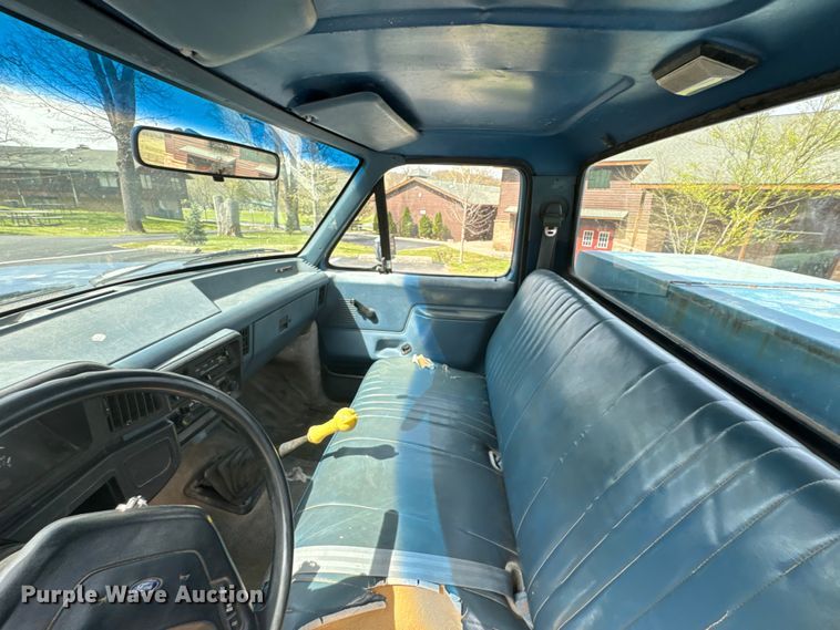 image for item ND9185 1988 Ford F150 pickup truck