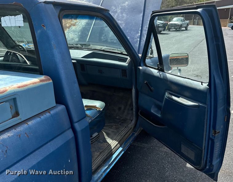 image for item ND9185 1988 Ford F150 pickup truck