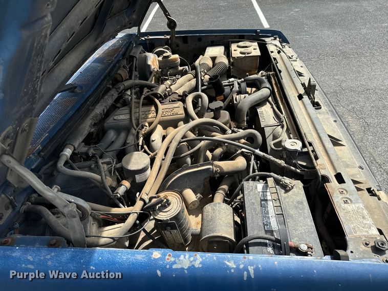 image for item ND9185 1988 Ford F150 pickup truck